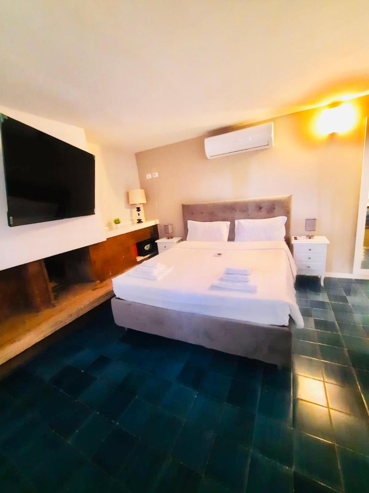 Alojamento de Acomodação e Pequeno-almoço Relais La Fornarina 2 *